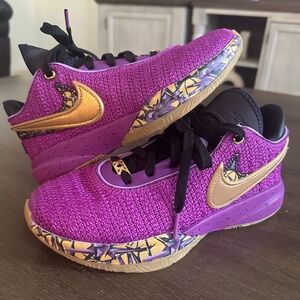 Nike LeBron 20 SE Vivid Purple